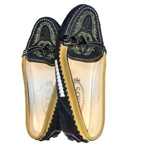 TOD’S Black Embroidered Suede driving Moccasins SZ 36 1/2